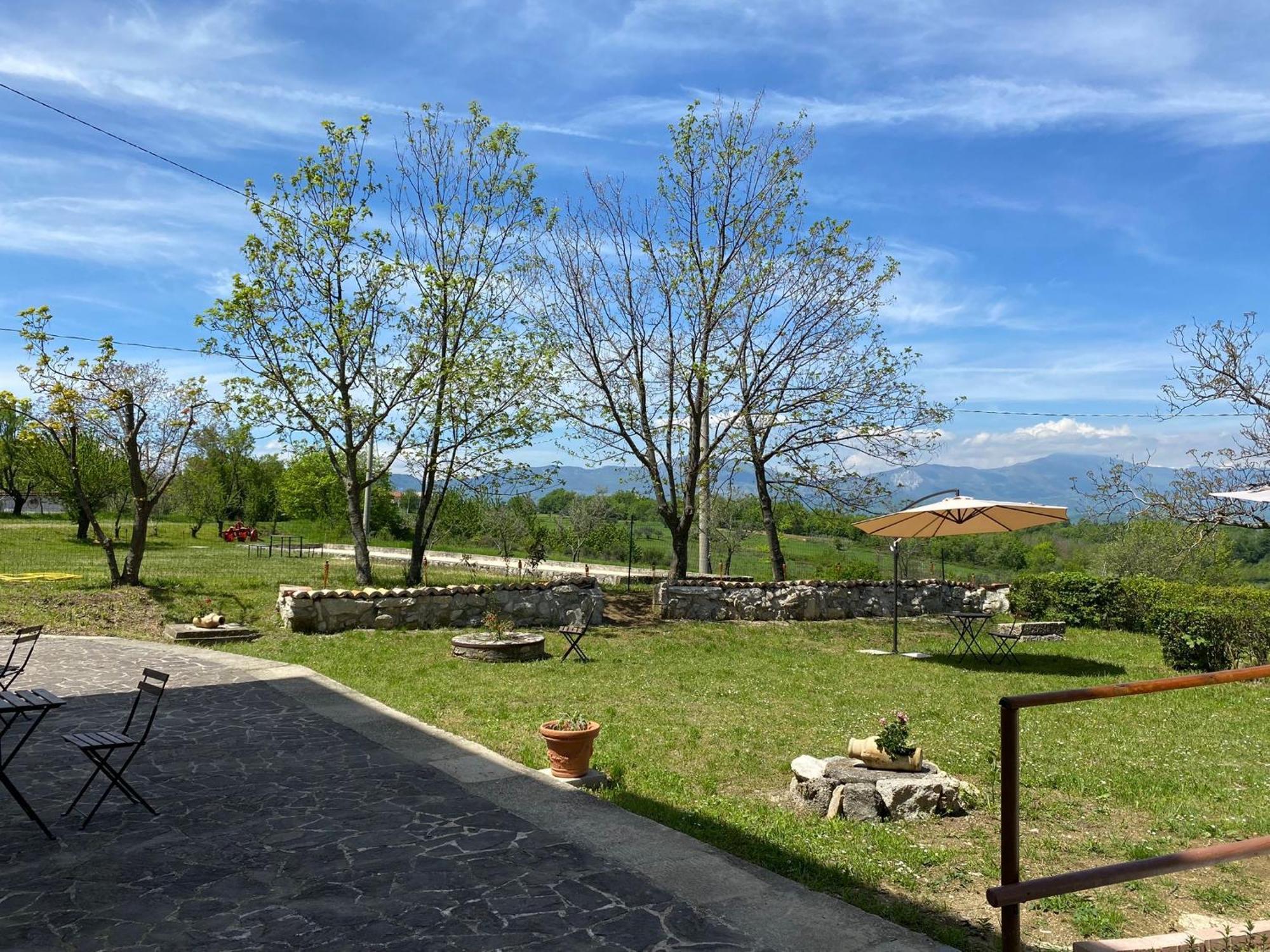 Bed&Breakfast La Ginestra Abbateggio Buitenkant foto