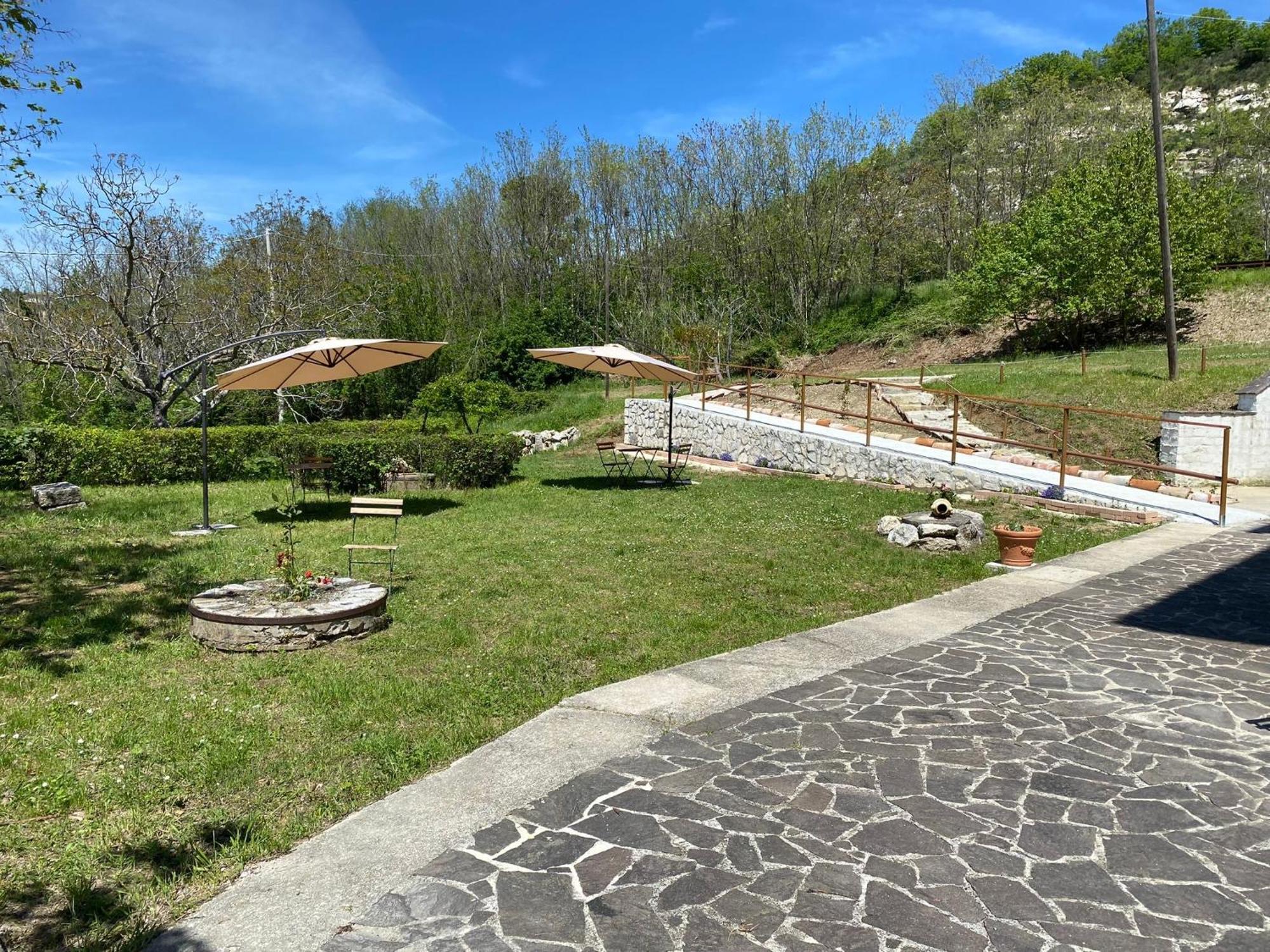 Bed&Breakfast La Ginestra Abbateggio Buitenkant foto